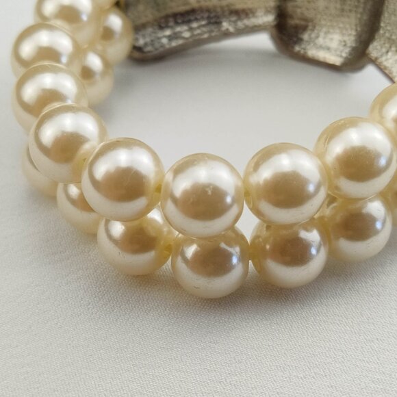 1970s Vintage Stretch Bracelet Featuring a Rhinestone Bow - Picture 3 of 6